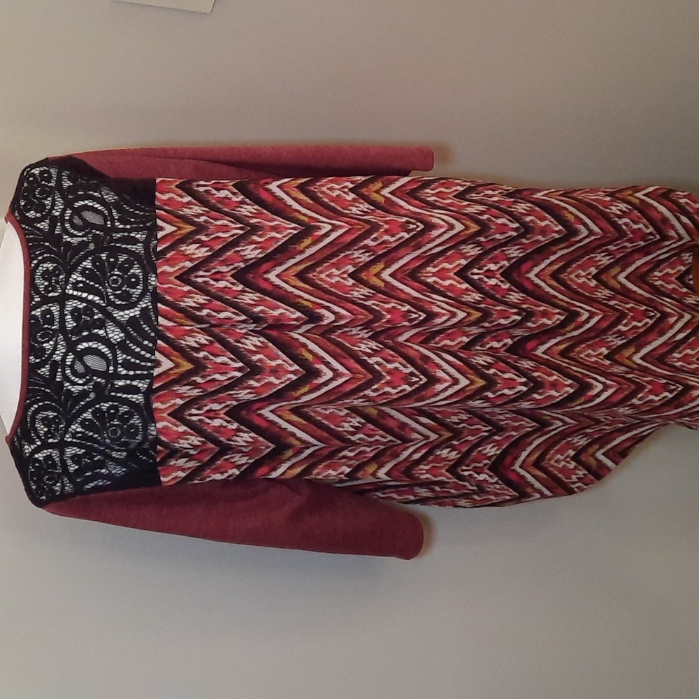 Kate & Mallory Burgundy Heather and Print Mixed Media High-Low 3/4 Sleeve Top